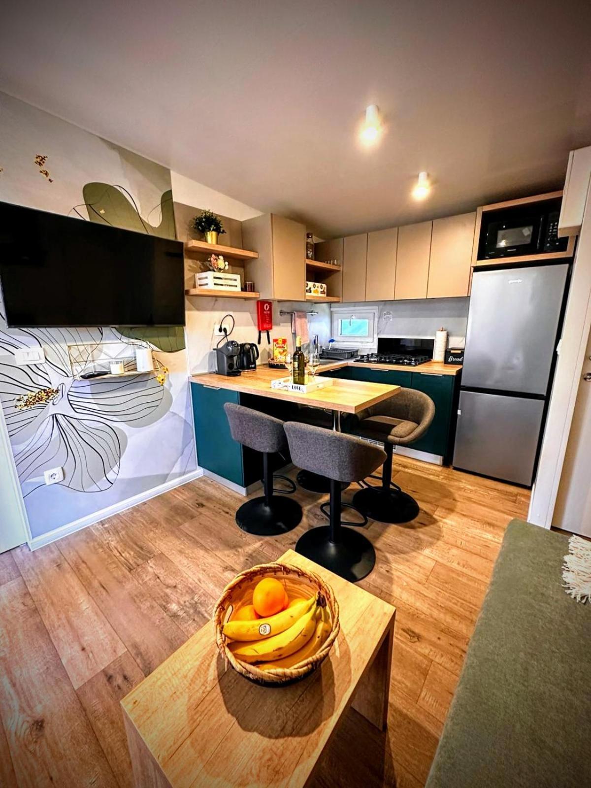 Mobile Home Tasha Biograd Na Moru Exterior foto