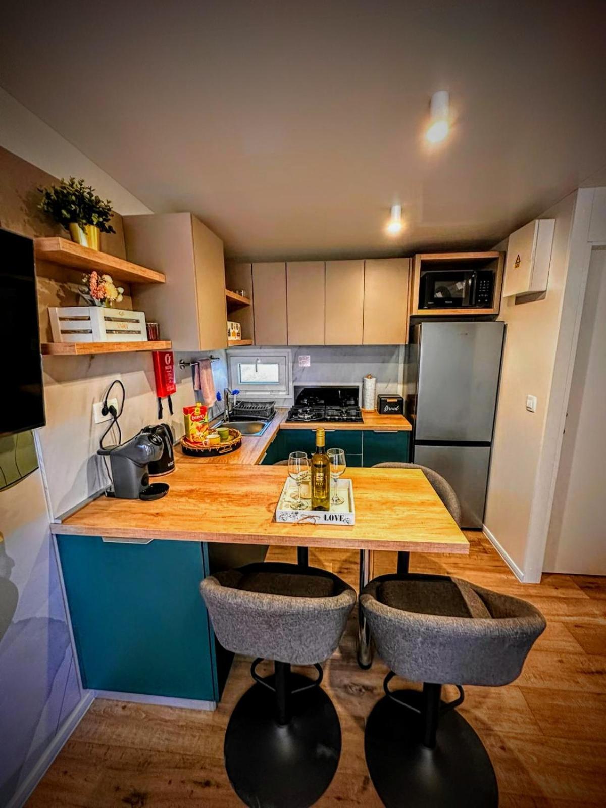 Mobile Home Tasha Biograd Na Moru Exterior foto