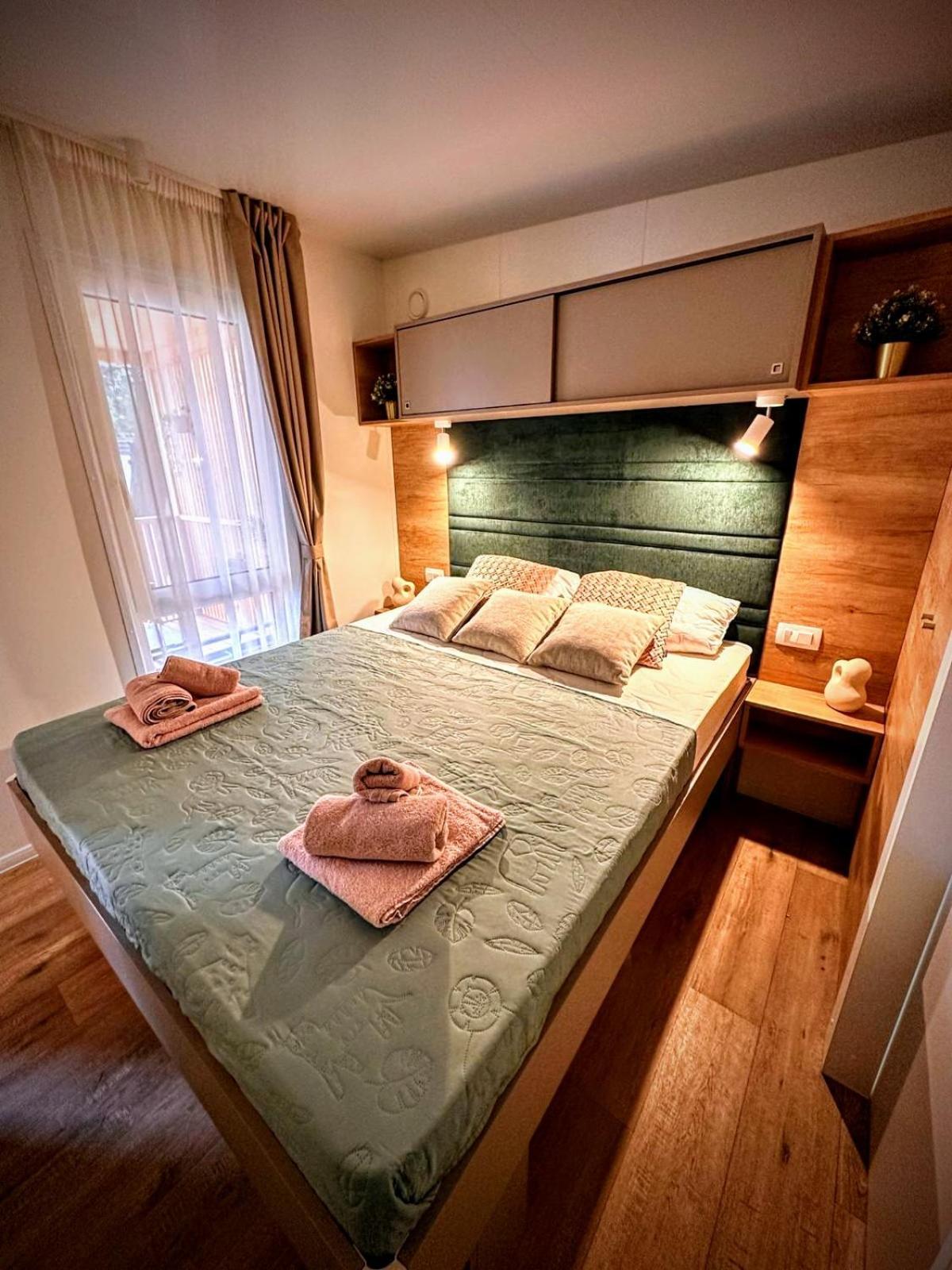 Mobile Home Tasha Biograd Na Moru Exterior foto