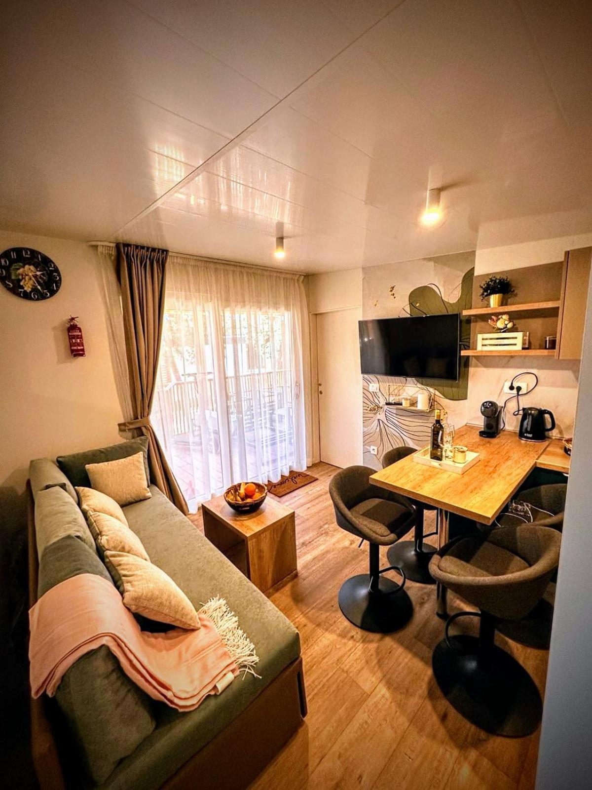 Mobile Home Tasha Biograd Na Moru Exterior foto